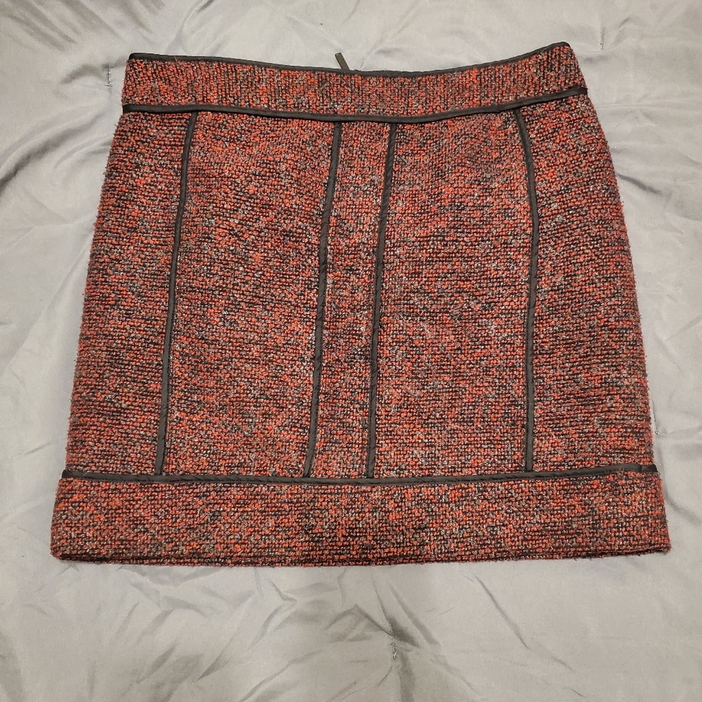 Adrienne Vittadini Mini Skirt || Size 12 || Red. Black and Gray